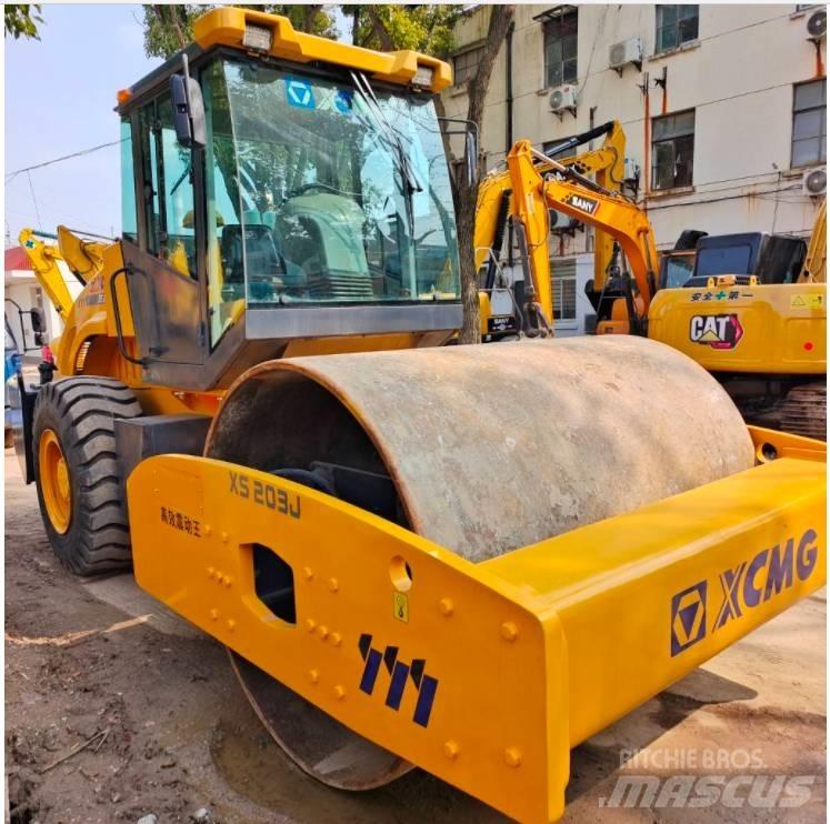 XCMG XS 203 J 싱글 드럼 롤러