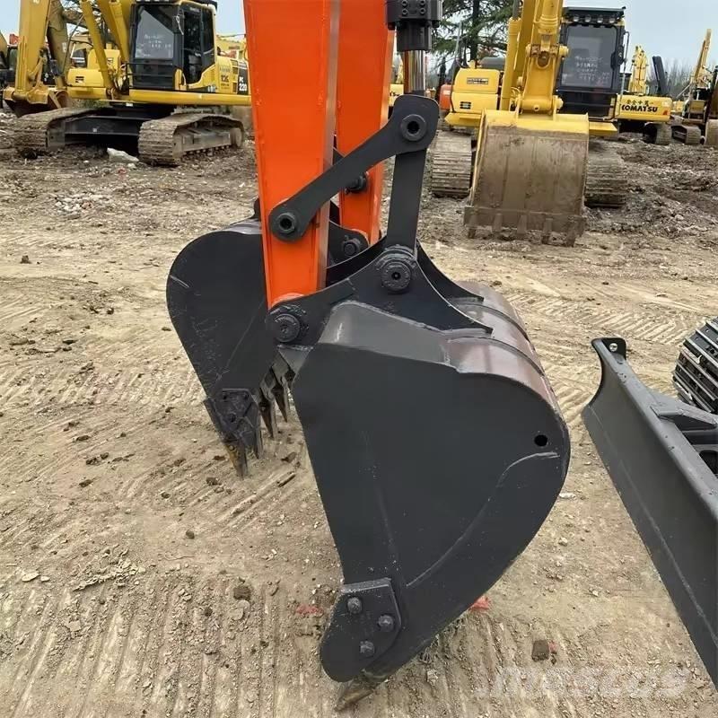 Doosan DX 80 중형굴삭기 7톤-28톤