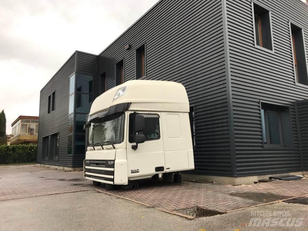 DAF XF 105 Euro 5 캐빈 및 인테리어