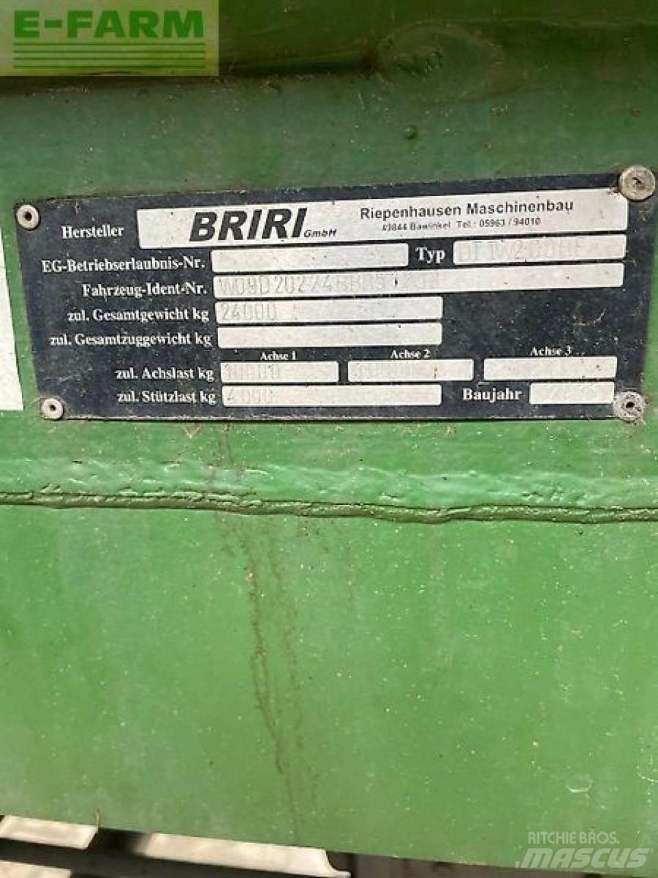Briri güllefass 퇴비살포기