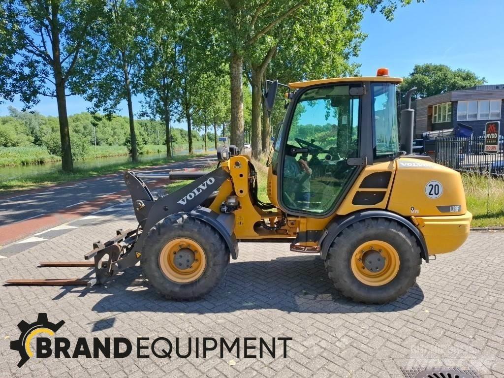 Volvo L28F  휠로우더