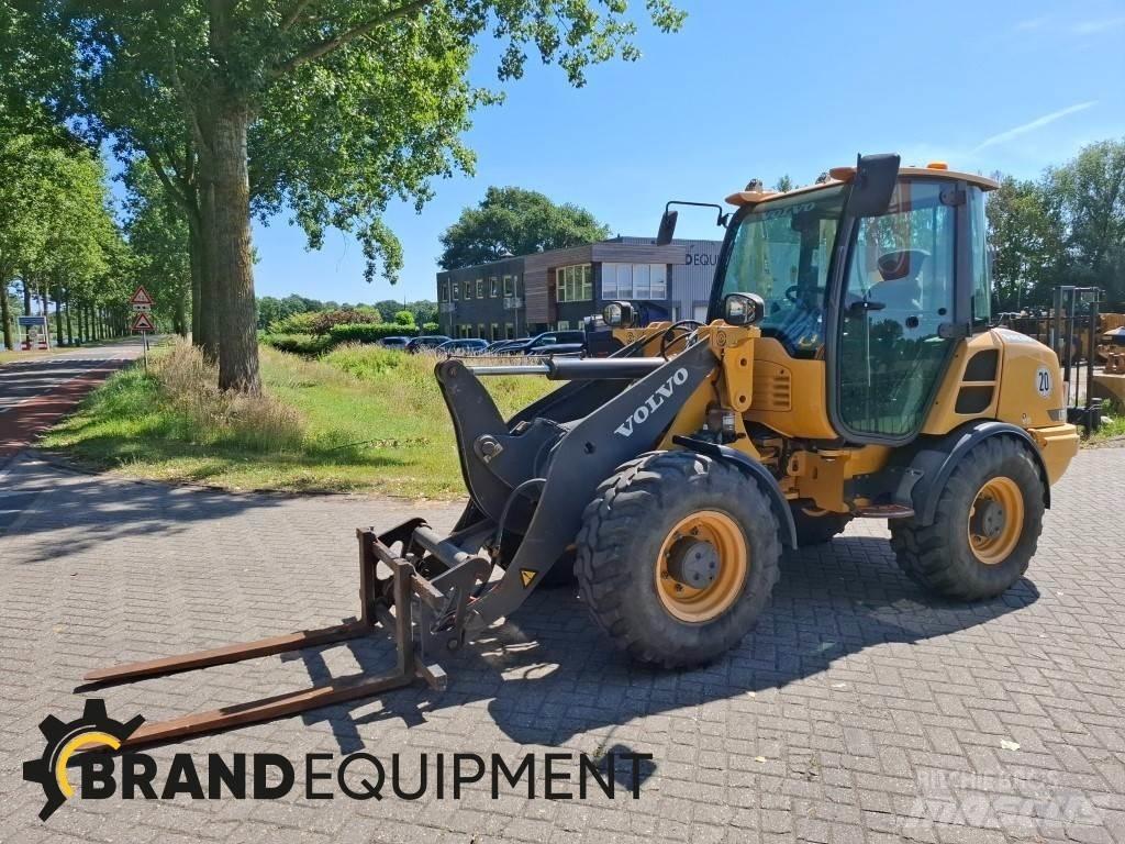 Volvo L28F  휠로우더