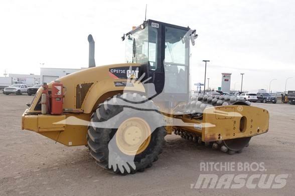 CAT CP-573E 싱글 드럼 롤러