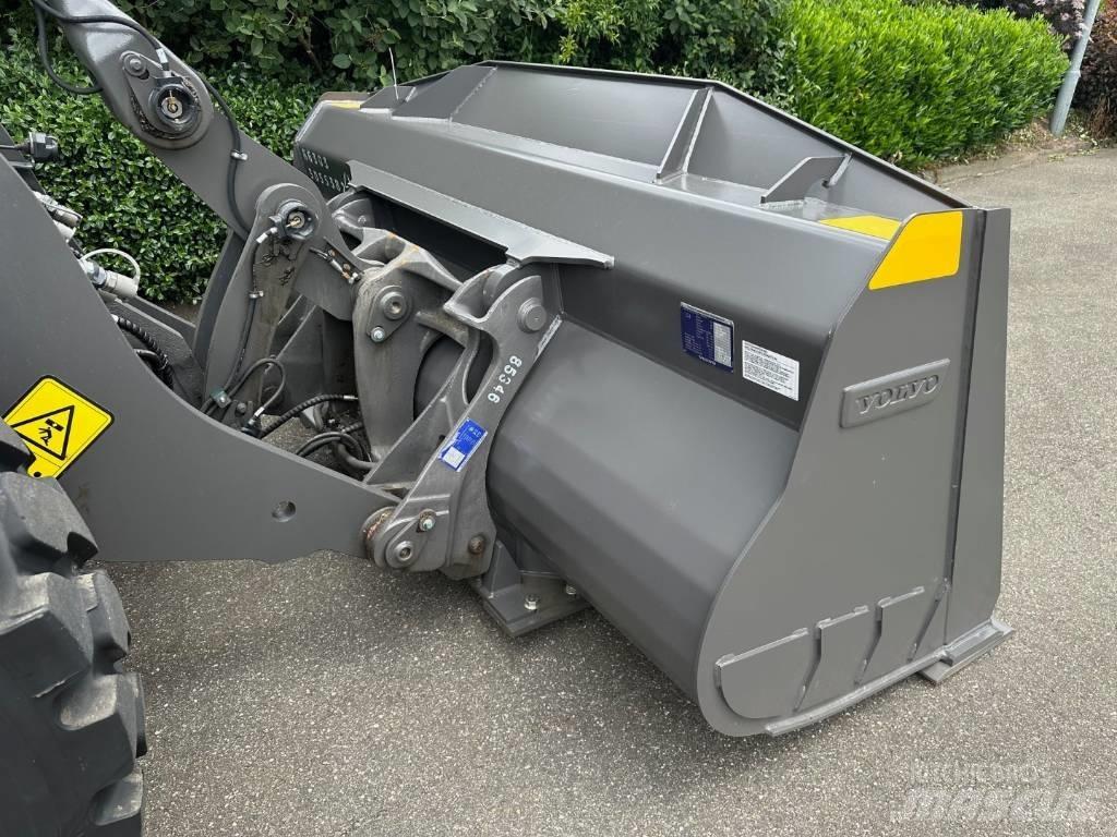 Volvo L 90 H  휠로우더
