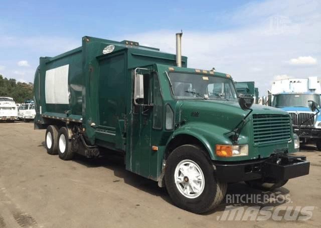 International 4900 폐기물 수거 트럭