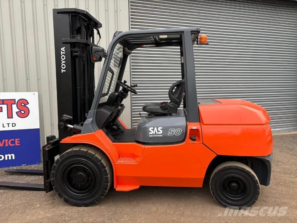 Toyota 7 FDA 50 디젤 지게차