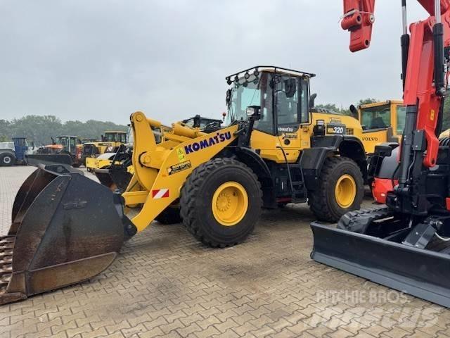 Komatsu WA 320  휠로우더