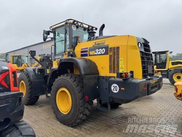 Komatsu WA 320  휠로우더