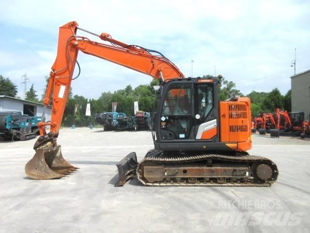 Hitachi ZX 135 US-7 대형 굴삭기 29톤 이상