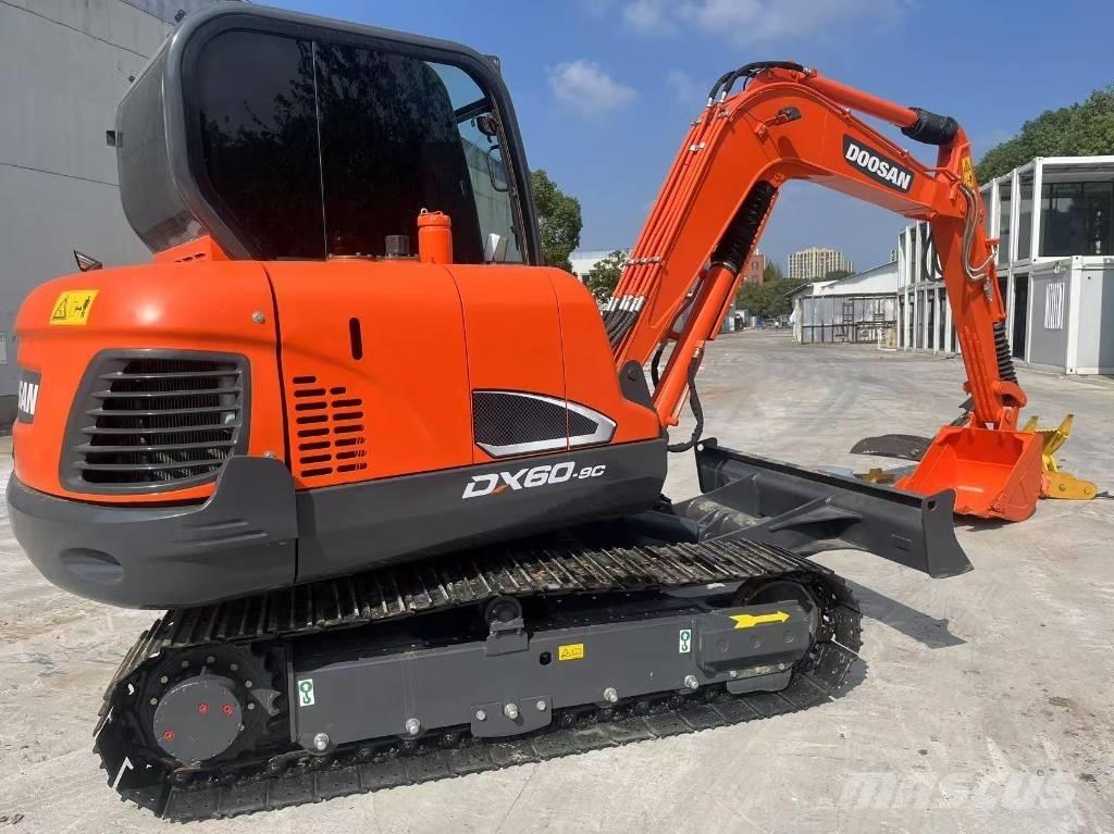 Doosan DX 60-9 C 대형 굴삭기 29톤 이상