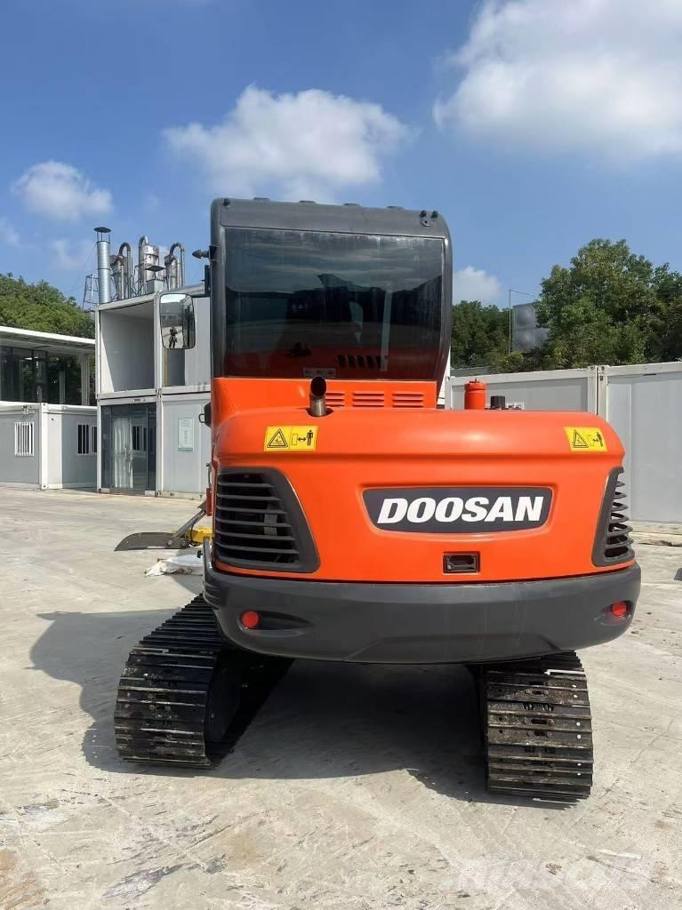Doosan DX 60-9 C 대형 굴삭기 29톤 이상