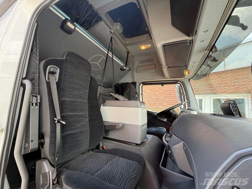 Mercedes-Benz 1530L 커튼사이더 트럭