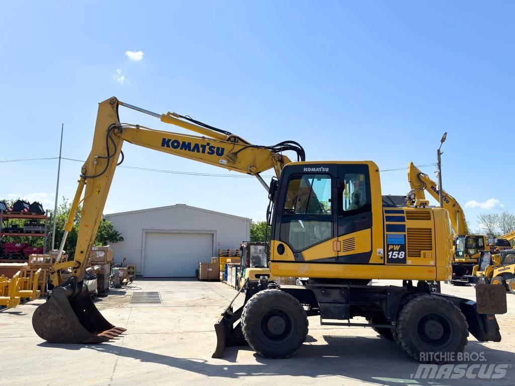 Komatsu PW 158-11  휠 굴삭기
