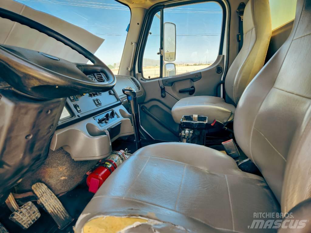 Freightliner 108 SD 급수차