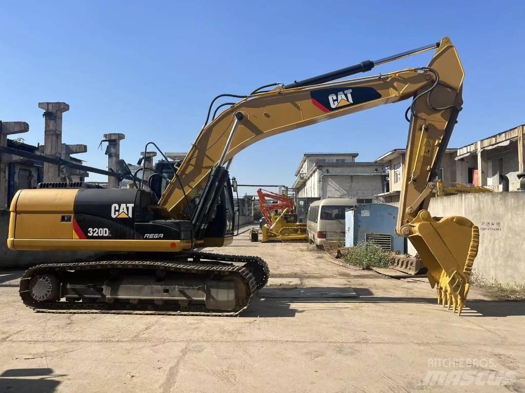 CAT 320 D 대형 굴삭기 29톤 이상