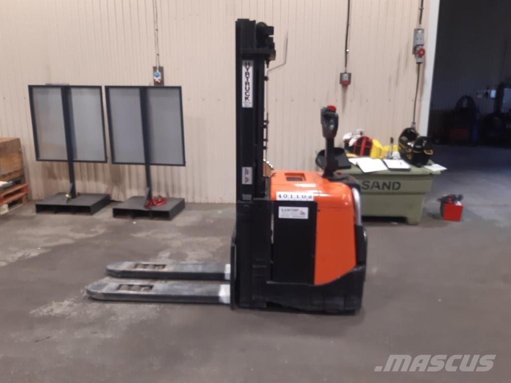 BT SPE125L 보행식 리치 지게차