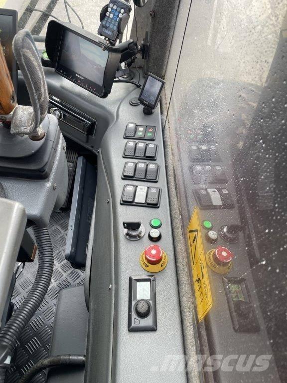 Komatsu 911.5 원목 하베스터