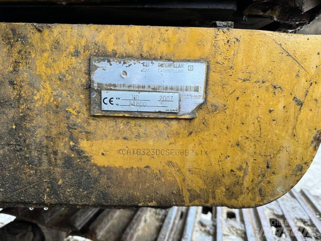 CAT 323 D 대형 굴삭기 29톤 이상