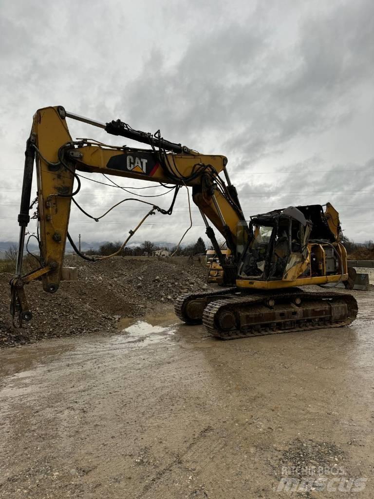 CAT 323 D 대형 굴삭기 29톤 이상