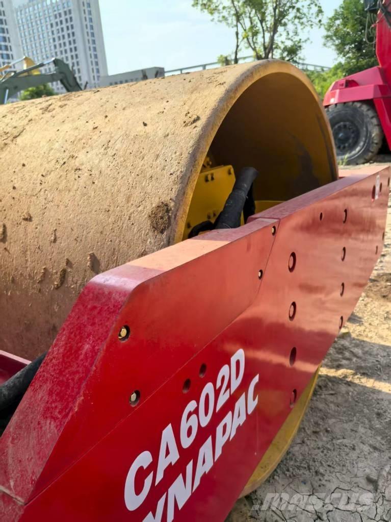 Dynapac CA 602 D 싱글 드럼 롤러