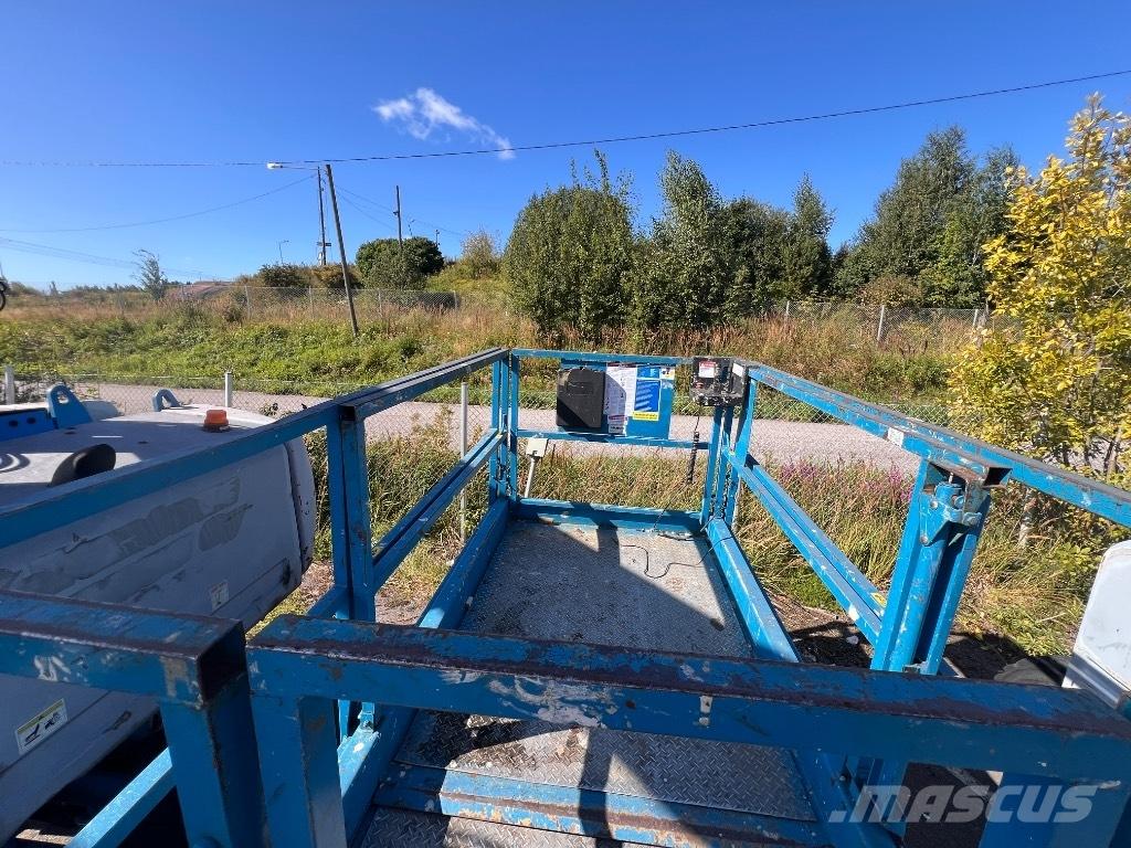 Genie GS 3268 RT 가위형 리프트