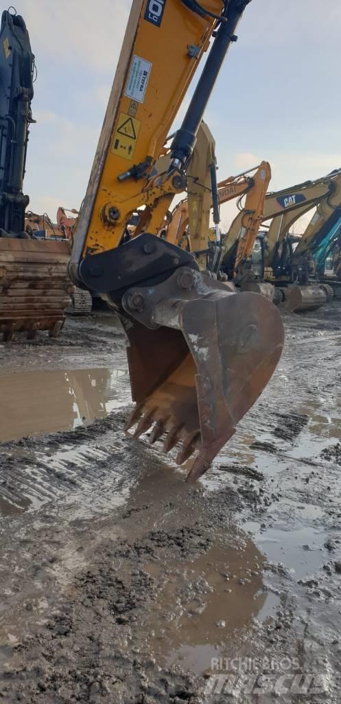 JCB JS 220 LC 대형 굴삭기 29톤 이상