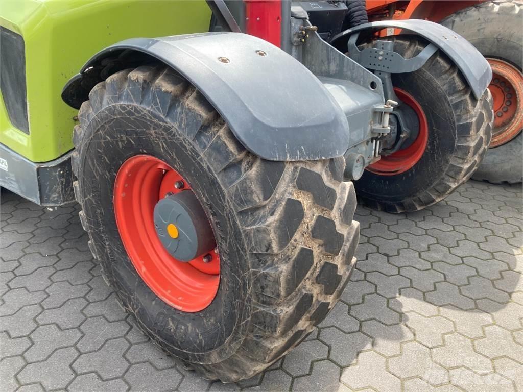 CLAAS Scorpion 756 트랙터