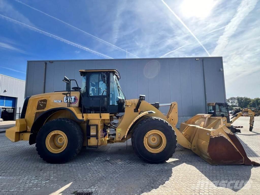 CAT 962M  휠로우더