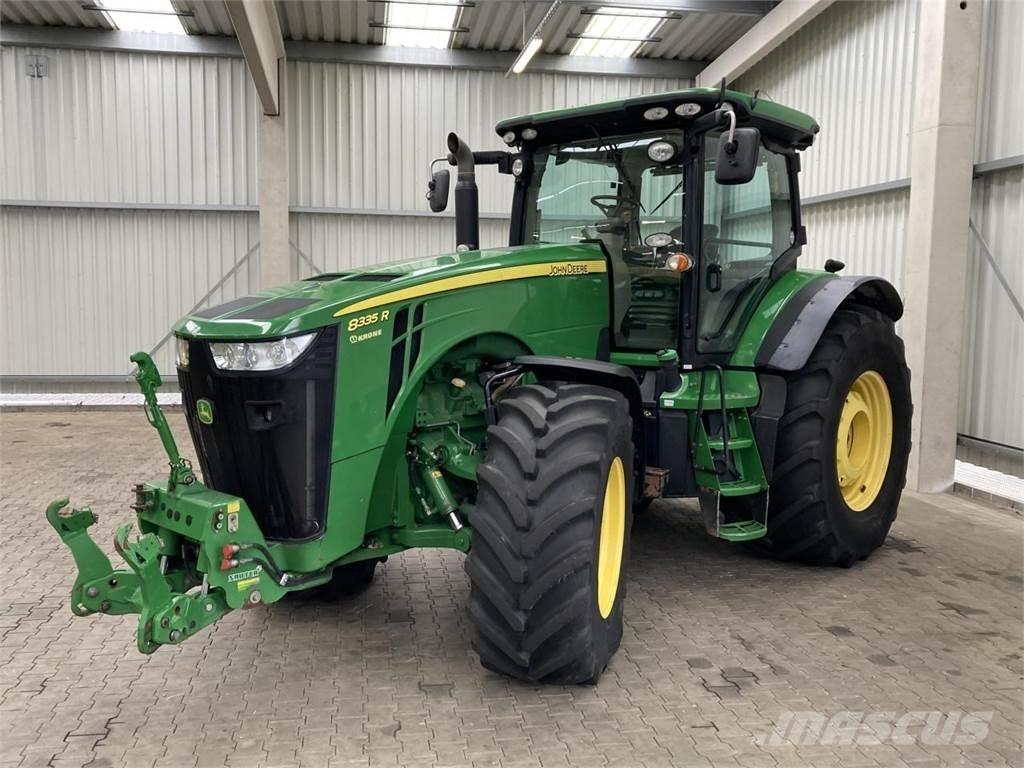 John Deere 8335R 트랙터