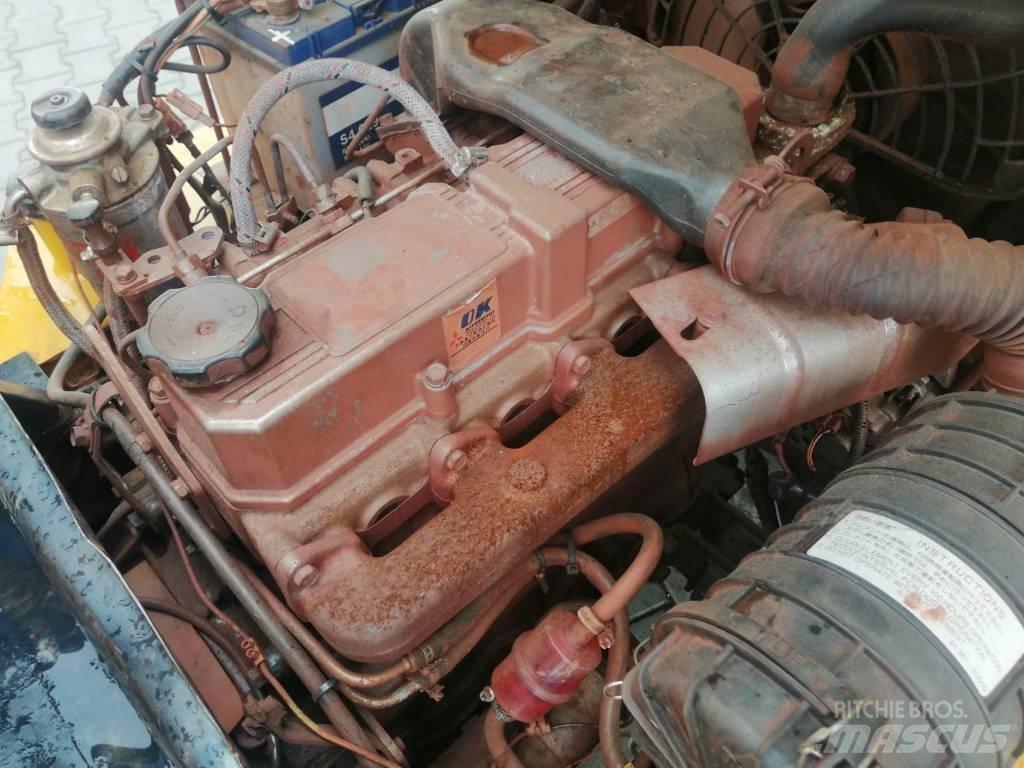 CAT DP 25 K 디젤 지게차