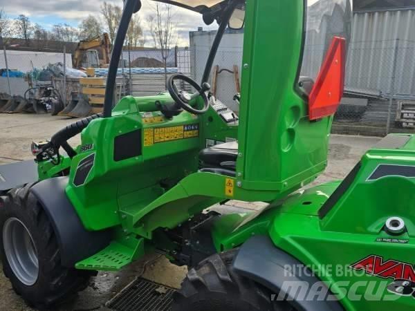 Avant 860 i  스키드로더