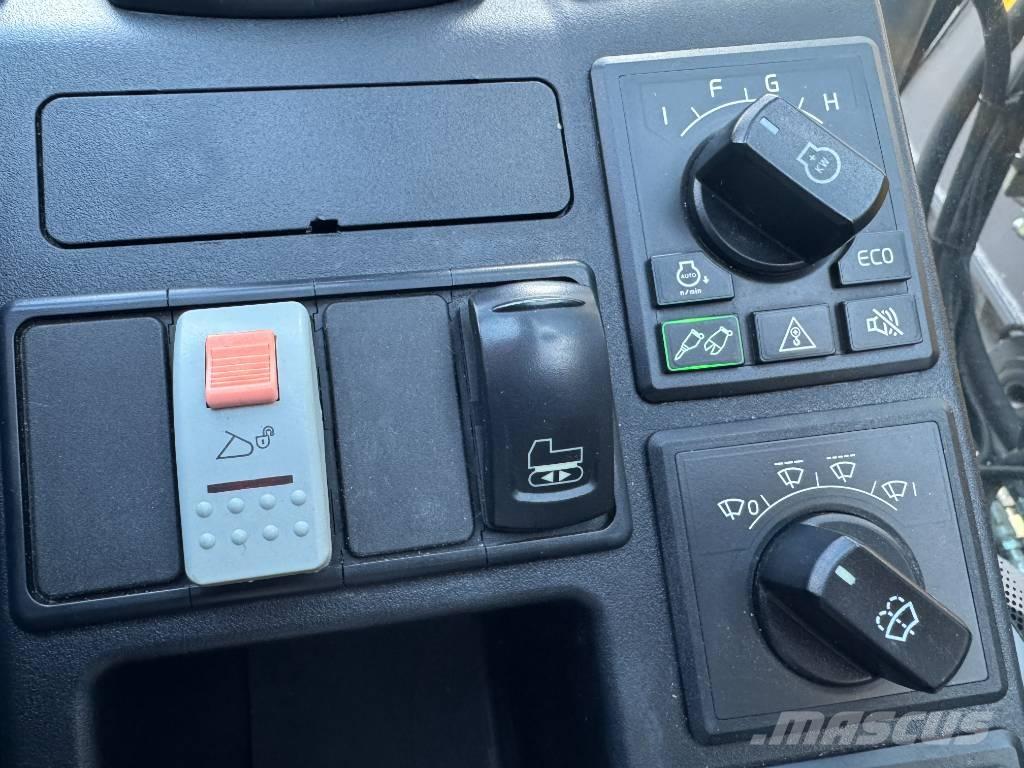 Volvo ECR 235 E 대형 굴삭기 29톤 이상