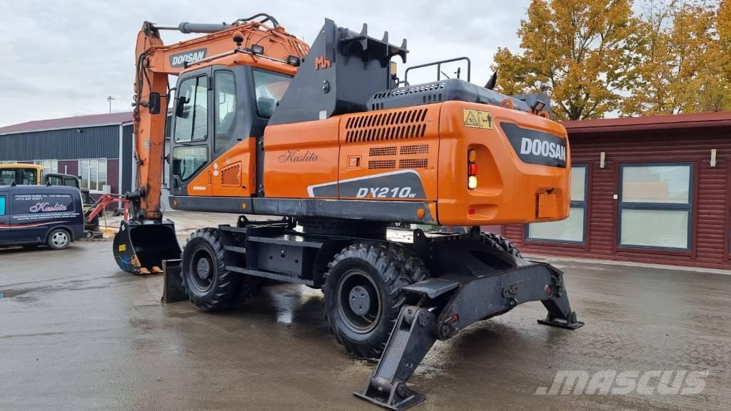 Doosan DX 210 W - 5  휠 굴삭기