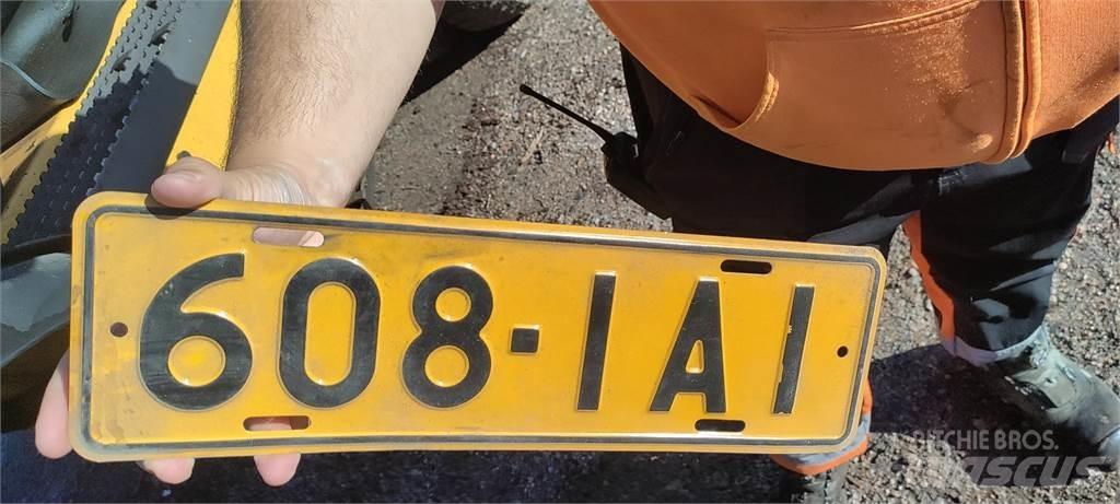Volvo EW180C  휠 굴삭기