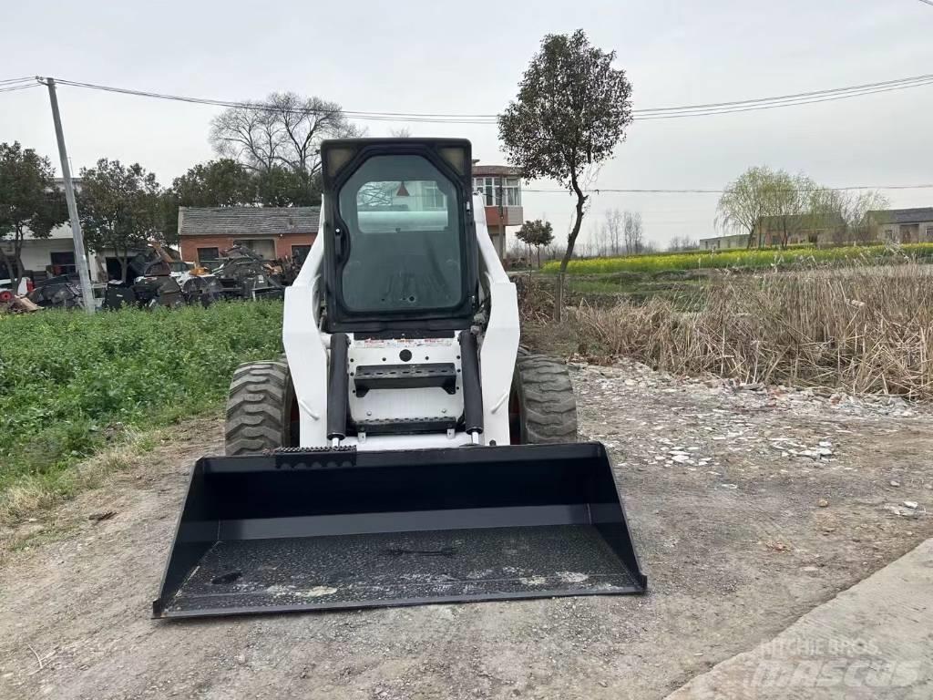Bobcat S 300  스키드로더