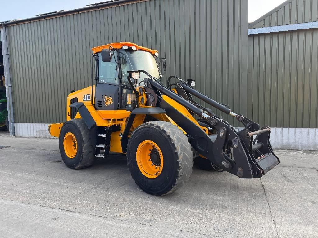 JCB 437 HT Agri 다목적 로더