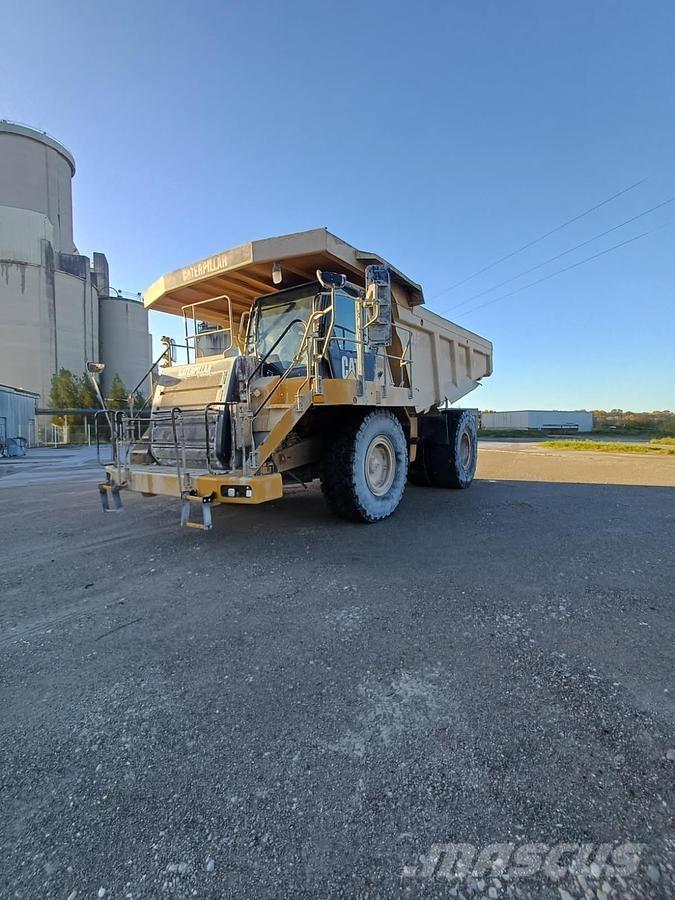 CAT 775F 초대형 덤프 트럭