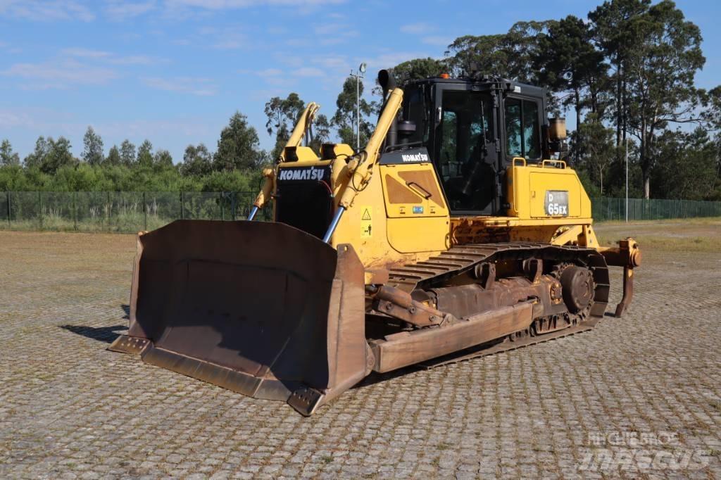 Komatsu D65EX-16 크롤러 도저