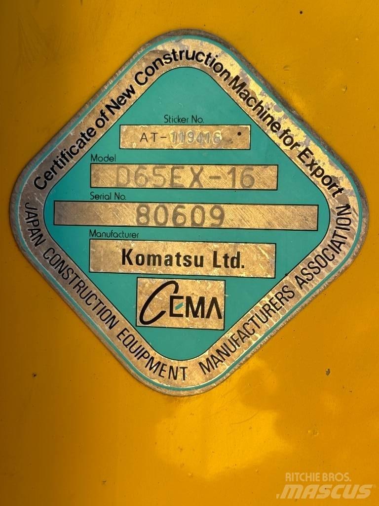 Komatsu D65EX-16 크롤러 도저