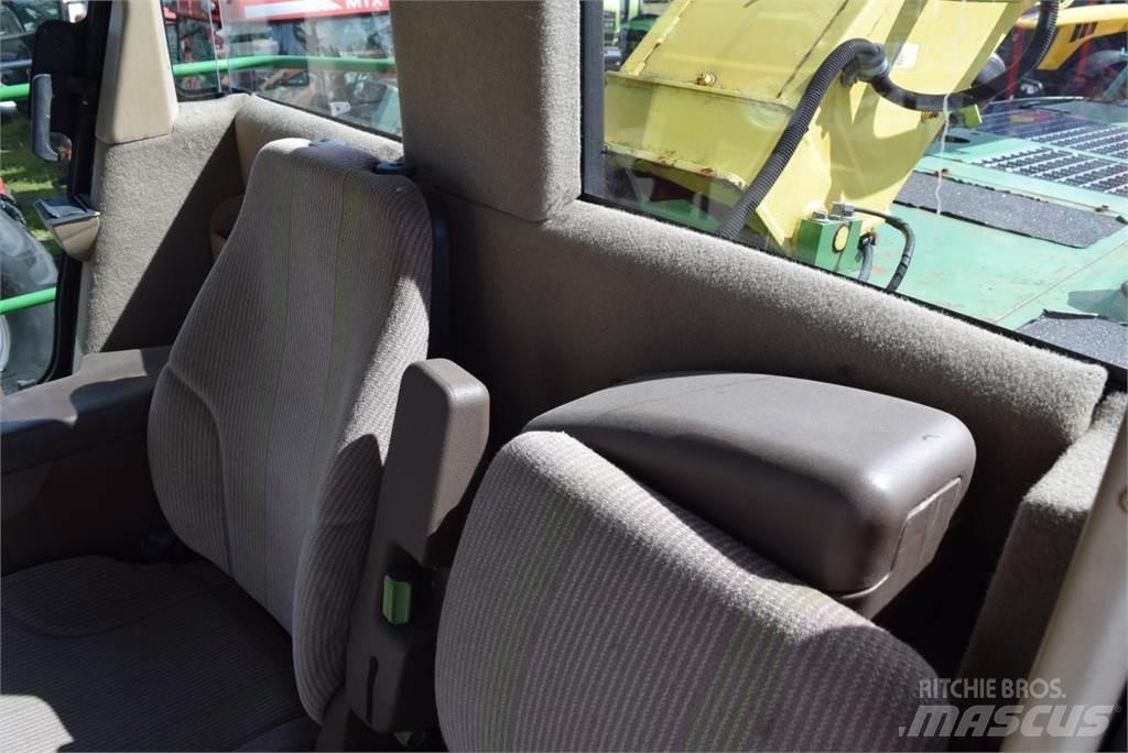 John Deere 7400 자동 초지기계