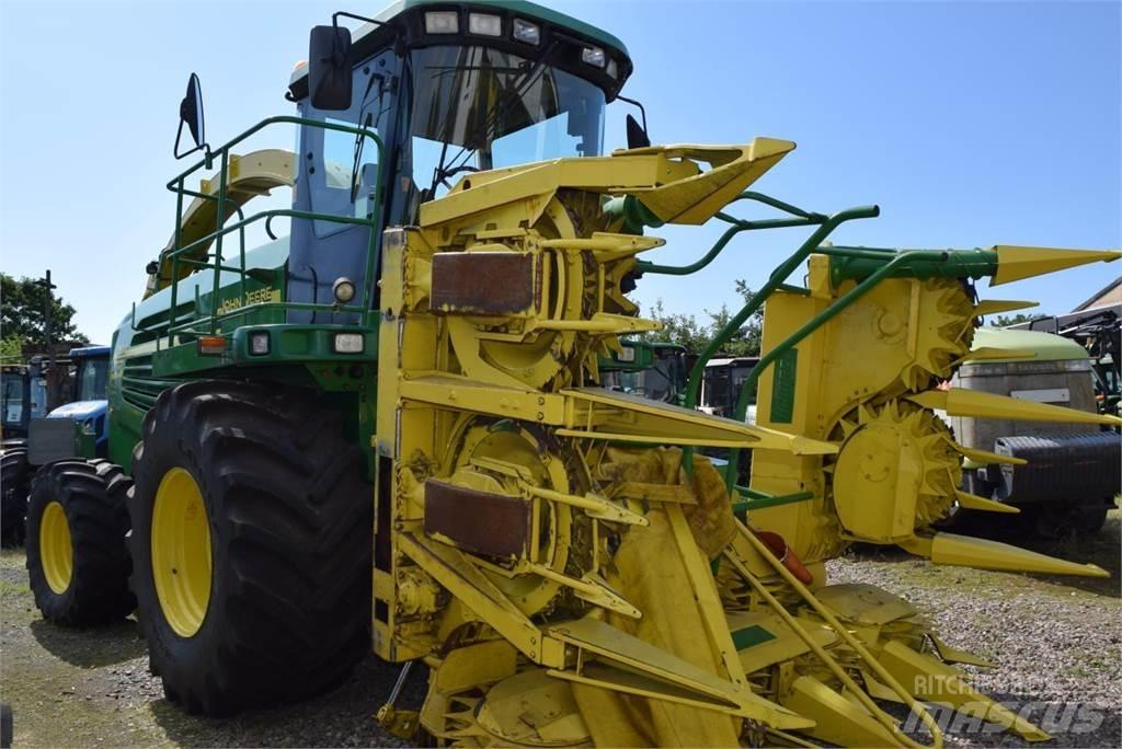 John Deere 7400 자동 초지기계