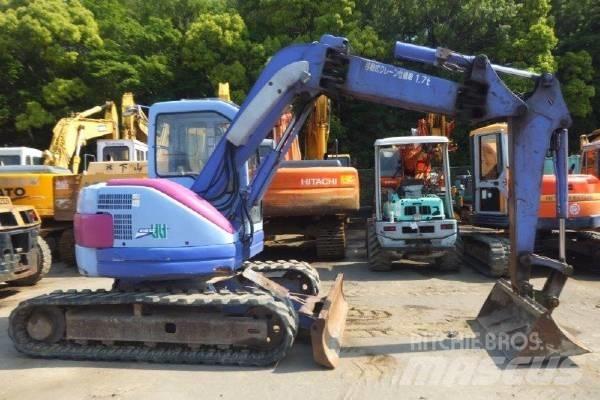 Komatsu PC75UU-3 중형굴삭기 7톤-28톤