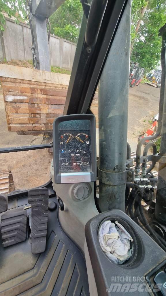 Volvo EC180CL 대형 굴삭기 29톤 이상