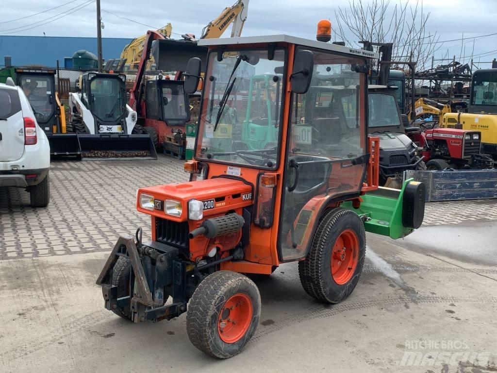 Kubota B 4200 트랙터