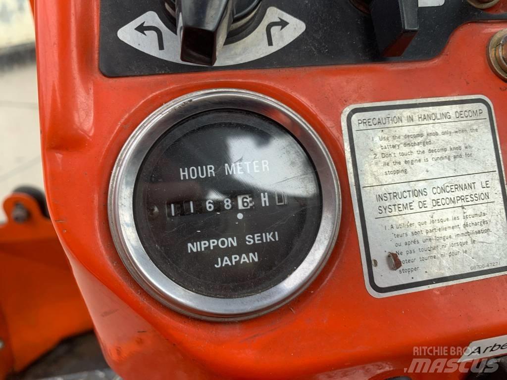 Kubota B 4200 트랙터