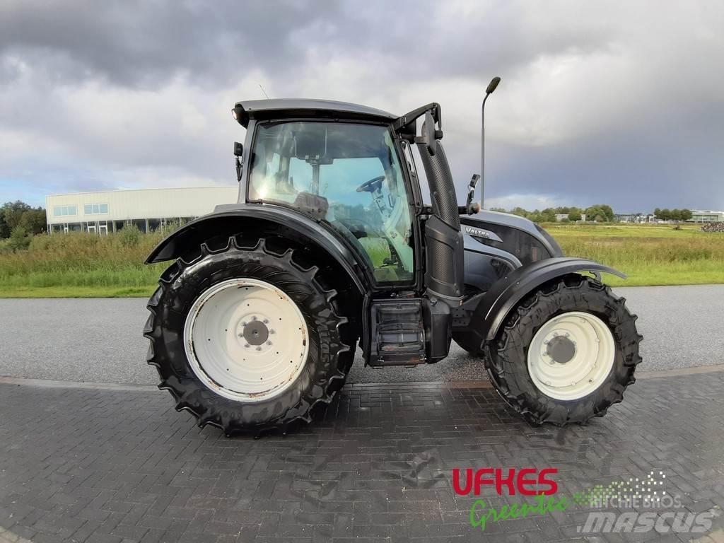 Valtra N134 트랙터