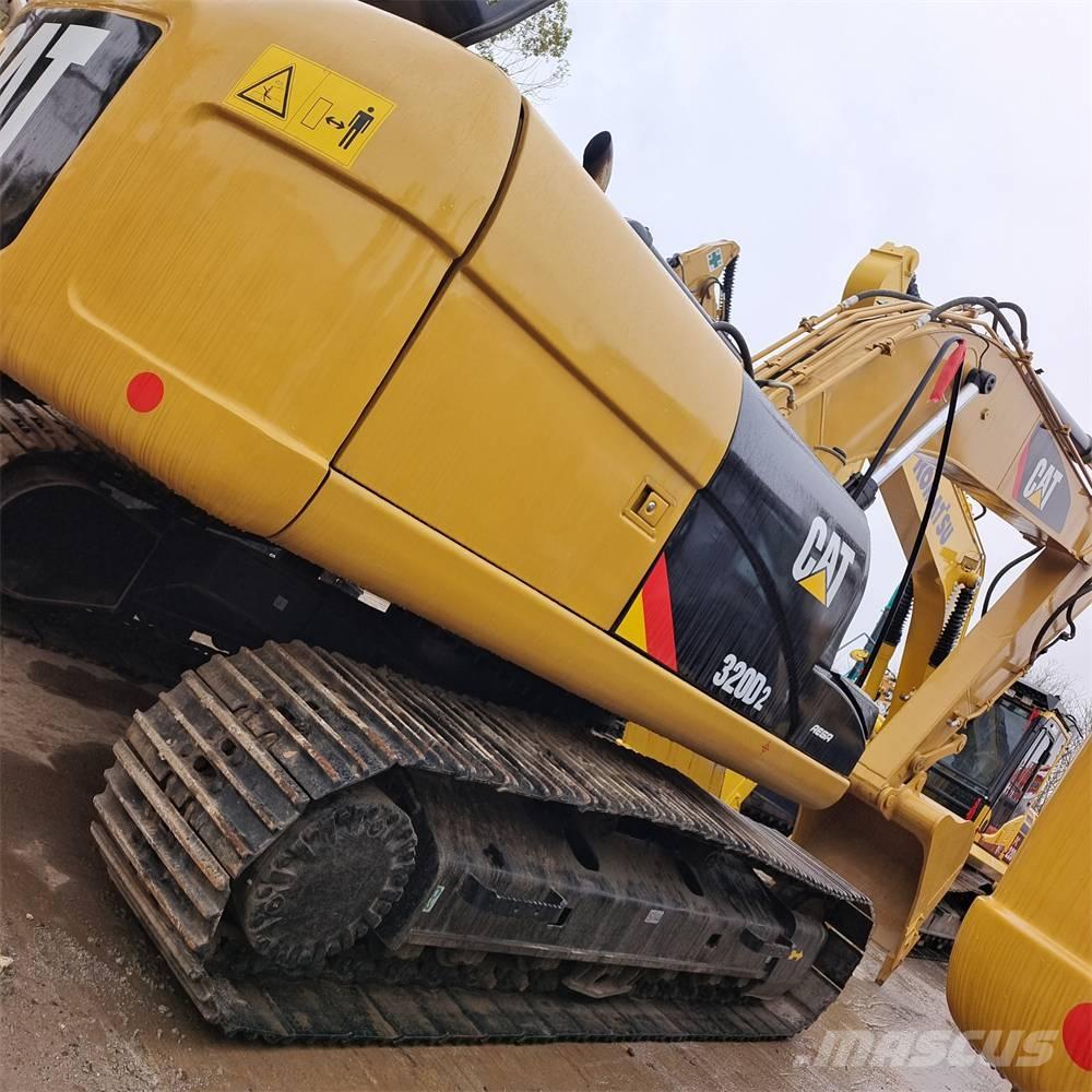 CAT 320 D 대형 굴삭기 29톤 이상