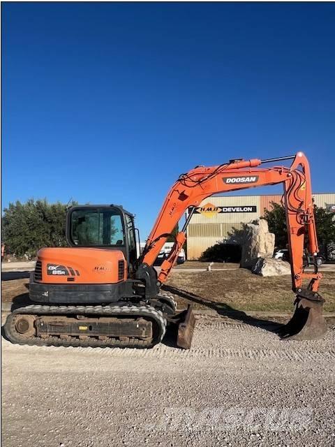 Doosan DX 85 R-3 중형굴삭기 7톤-28톤