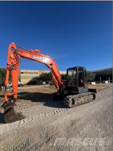 Doosan DX 85 R-3 중형굴삭기 7톤-28톤