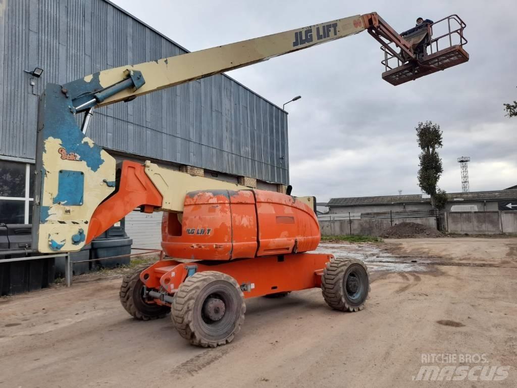 JLG 800 AJ 견인식 전동이동 리프트